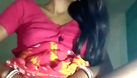 Amateur nude video with a beautiful Indian brunette