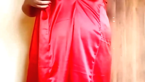 Chubby girl with a big ass sucks and squirt on camera