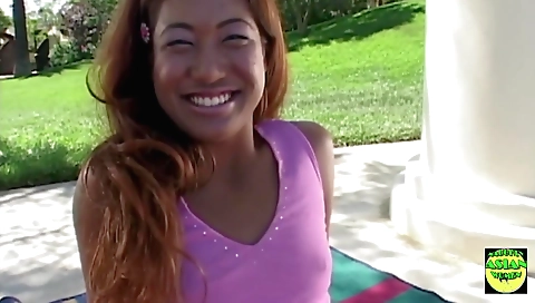 Indian babe gets her ass and pussy fucked in outdoor