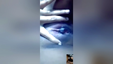 Indian girlfriend is receiving her own cock in a call