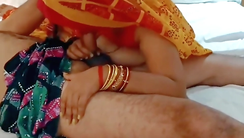 Bhabhi gets fucked on her big boobs in homemade vid