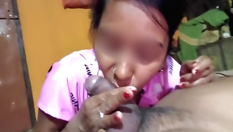 Indian brunette sex video with a wonderful handjob