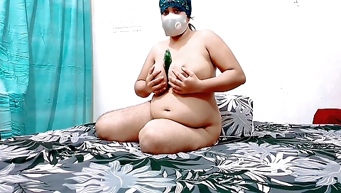 Hot brunette 10969127980f9b3a935b0f8a6b728d5b3428605