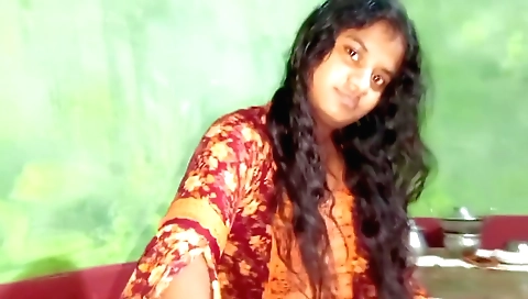 Indian amateur porn video showing my sexy brunette