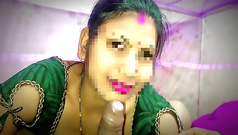 Indian big titted bhabhi cumming and taking a load