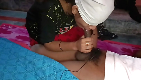 Indian brunette maid sucks a cock in amateur webcam vid