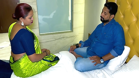 Indian milf fucked in the bedroom in amateur video