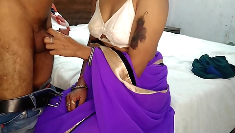 Chachi Ki Moti Gand Dekh Kar Pyasa Dever Ne Burchoda