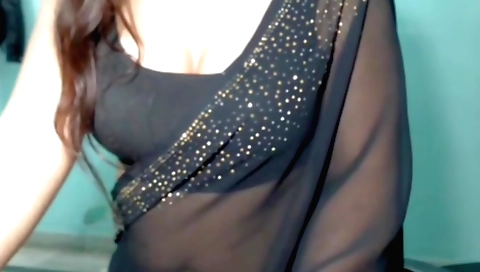 I make an amateur nude dance video showing my beauty