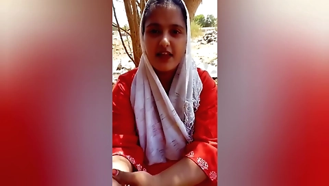 Indian porn girl showing off her jungle sex skills