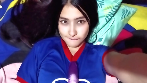 Hot solo video of a sexy brunette in her underwear