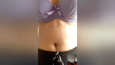 Indian teen 18+ video shows her body in all her poses