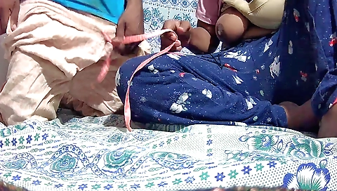 Indian teen 18+ with big boobs has sex in the park