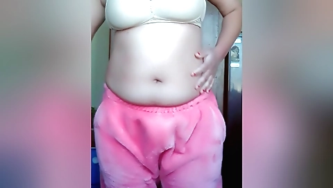 Chubby ass stripper shows her pussy and masturbates alone