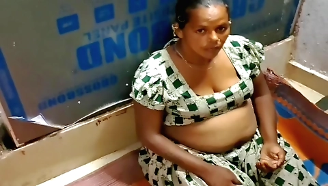 Indian hottie makes a sexy porn video with herself