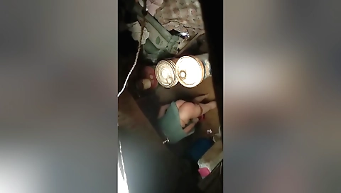 Horny milf shows you her sexy body in a homemade porn clip