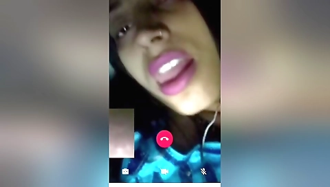 Indian chick with a big ass and a sexy body in amateur solo