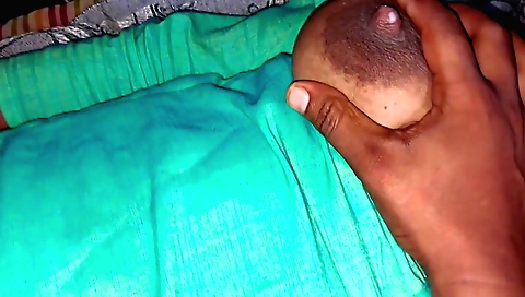 Indian girl is showing her beautiful tits with homemade porn