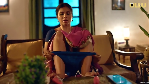 Blonde babe with an amazing ass does not mind being alone