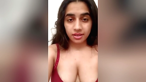 Indian slut shows her big tits and pussy on the webcam